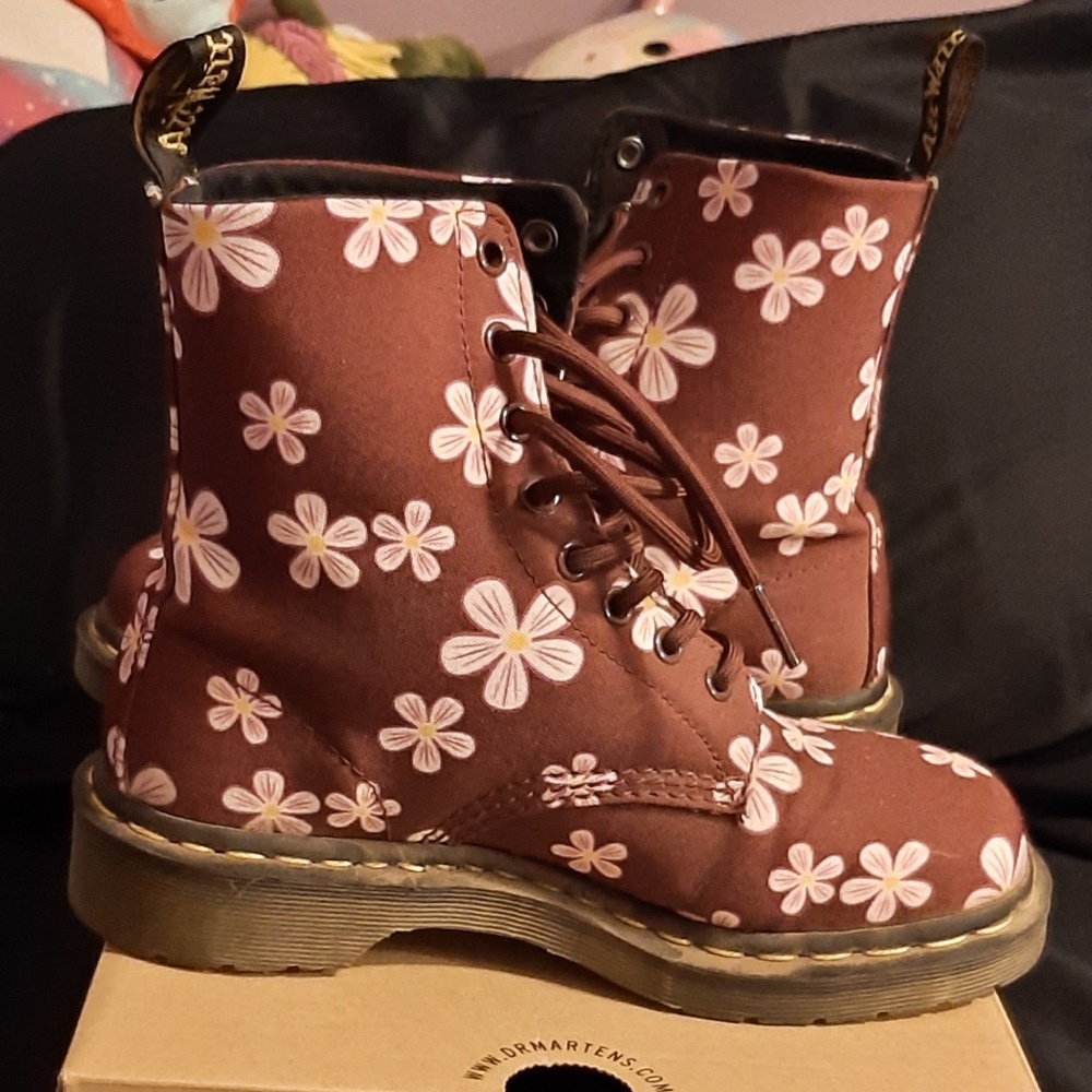 Dr. Martens Page Meadow boots